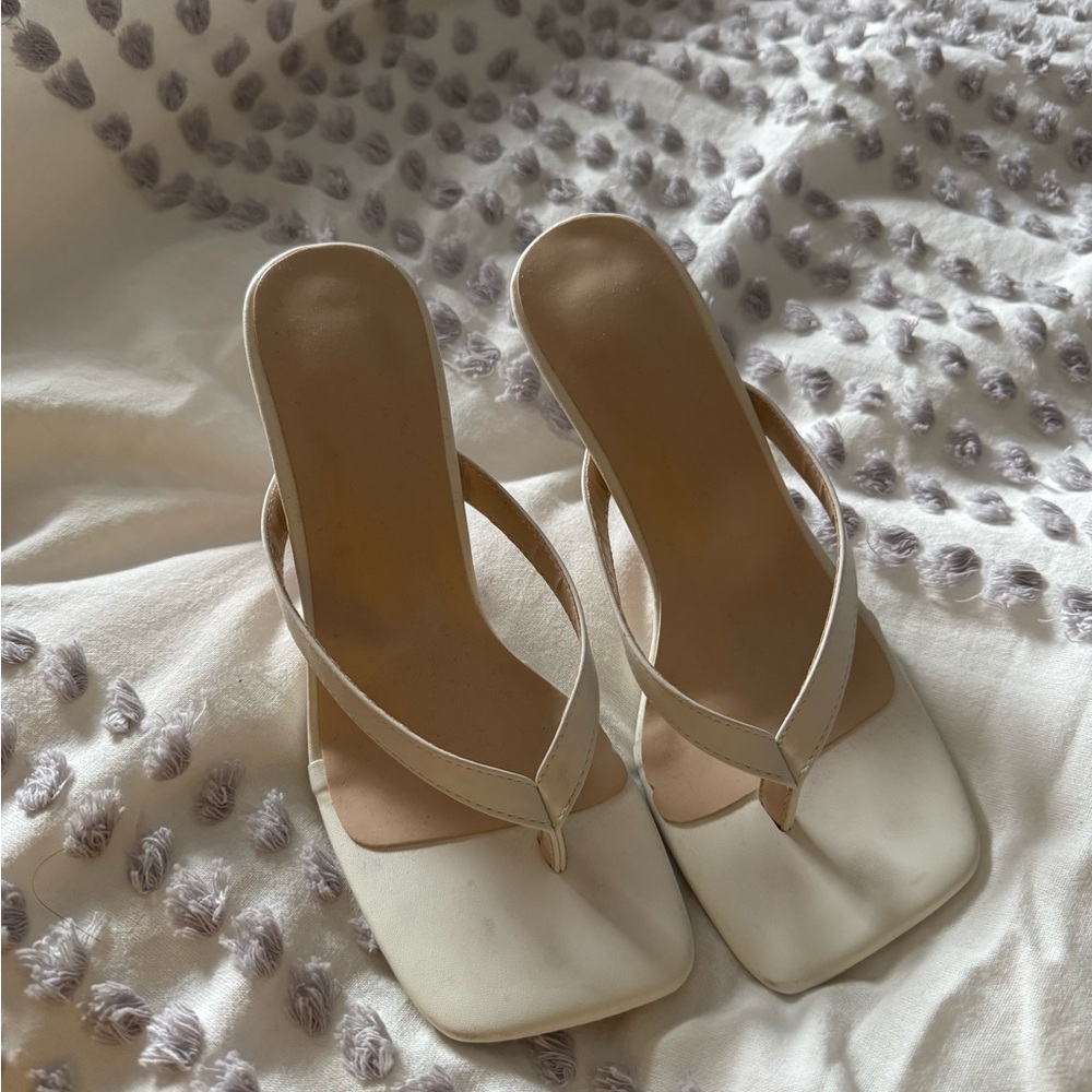 White Sandal Thong Heel